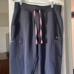 FIGS YOLA SKINNY CHARCOAL GRAY